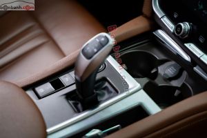 Xe VinFast Lux A 2.0 Premium 2.0 AT 2021