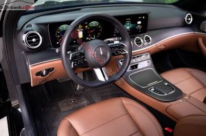 Xe Mercedes Benz E class E300 AMG 2023